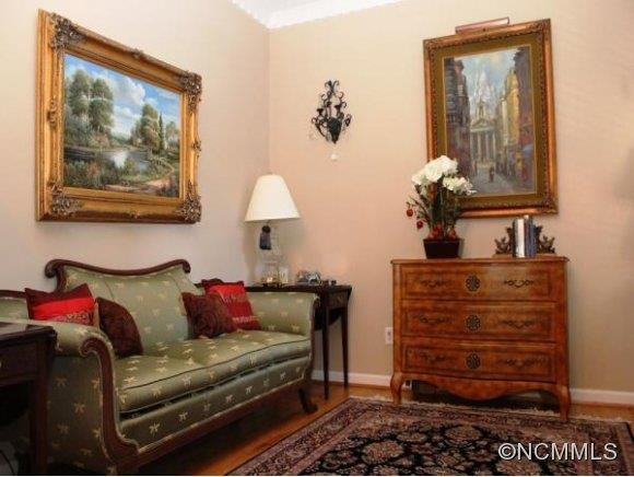 692 MEMORY LANE - Photo 4