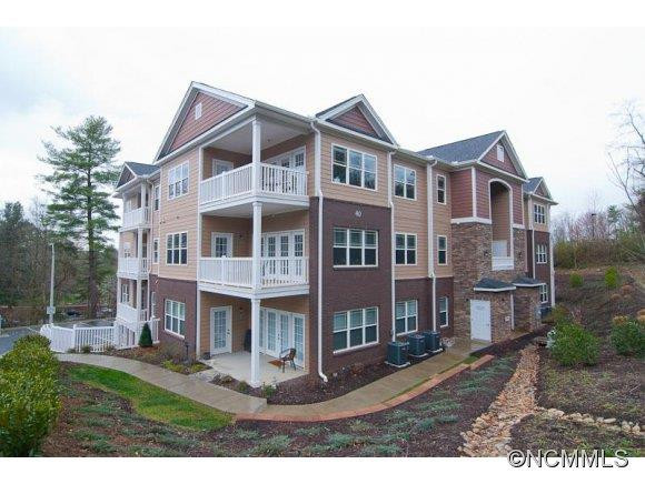 40 Hyannis Drive #402