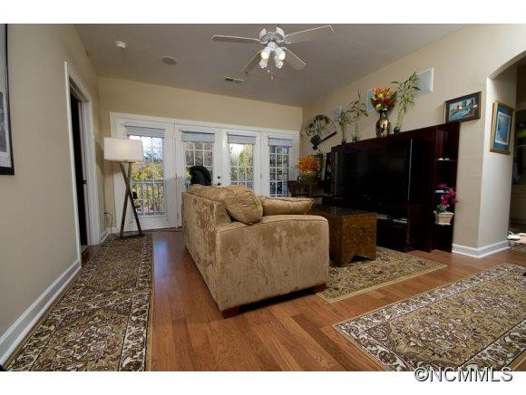 40 Hyannis Drive #402 - Photo 3