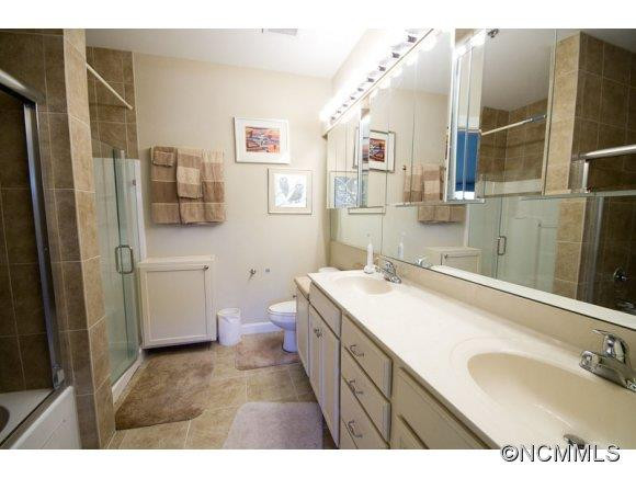 40 Hyannis Drive #402 - Photo 9