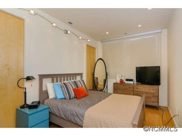 12 S. Lexington Ave, Unit 203 - Photo 15