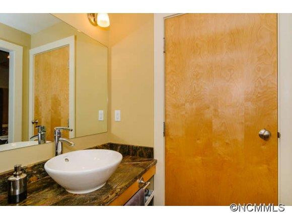 12 S. Lexington Ave, Unit 203 - Photo 18
