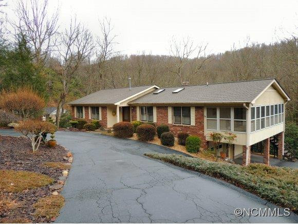 437 Deerhaven Lane