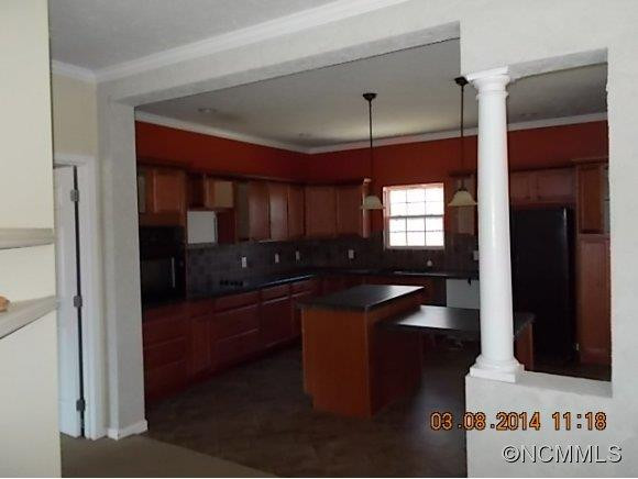 375 Goodview - Photo 5