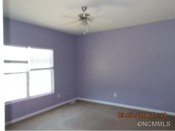 375 Goodview - Photo 6