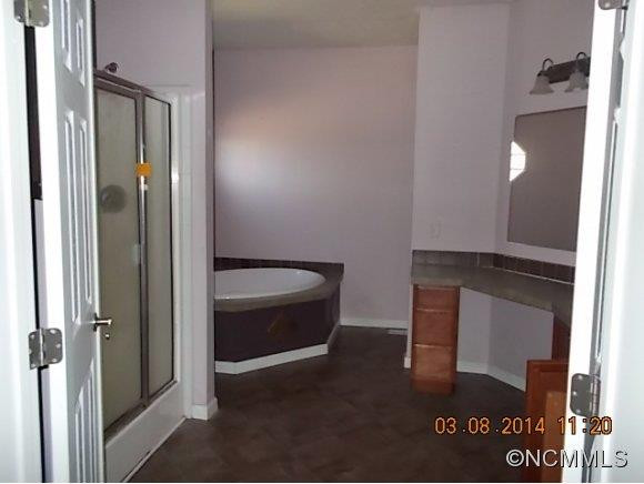 375 Goodview - Photo 7