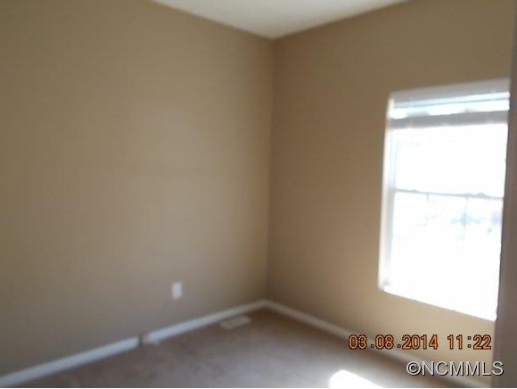 375 Goodview - Photo 8