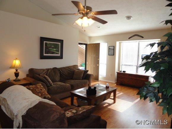 14 Ravencroft Lane - Photo 4