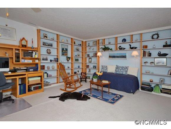 - Photo 11