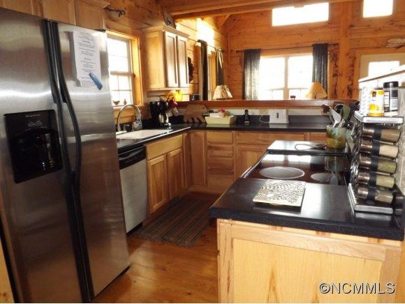 600 Mountainside Drive - Photo 8