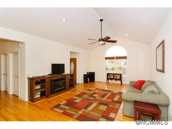 5 HARBECK DRIVE - Photo 3