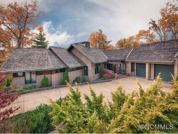 621 ALTAMONT VIEW