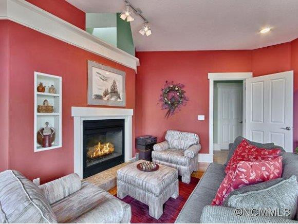 621 ALTAMONT VIEW - Photo 5