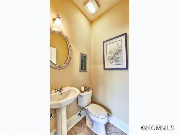 621 ALTAMONT VIEW - Photo 10