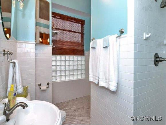35 PATTON AVENUE #202 - Photo 12