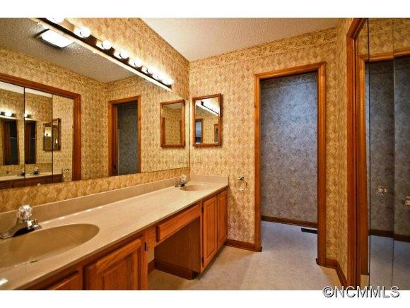 503 Saddleback Court - Photo 11