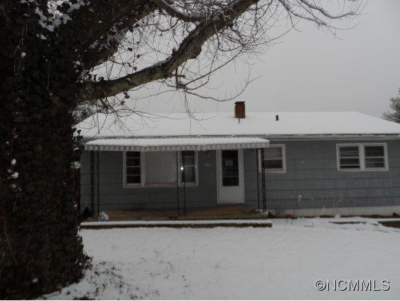 390 Oakdale Road - Photo 2