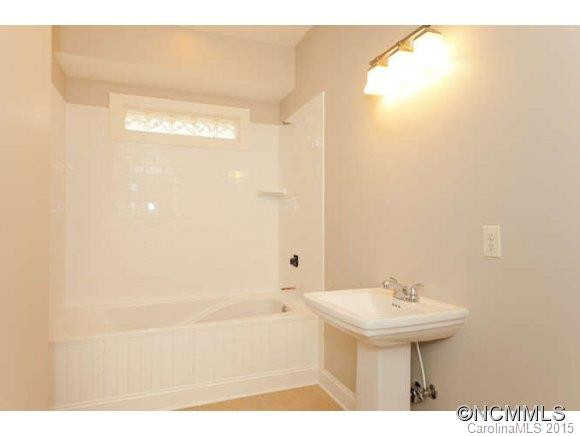 11 Myra Place  Unit 101 - Photo 16