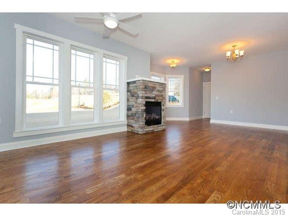 29 Myra Place  Unit 127 - Photo 7