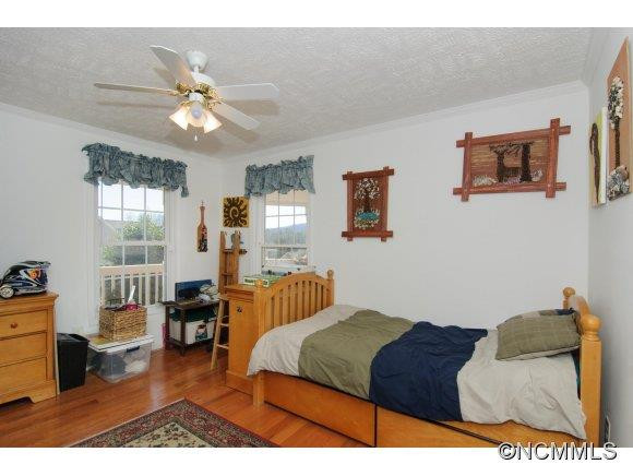 7 GROVE GARDEN AVENUE - Photo 16
