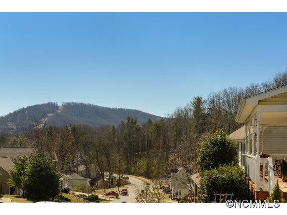 7 GROVE GARDEN AVENUE - Photo 3