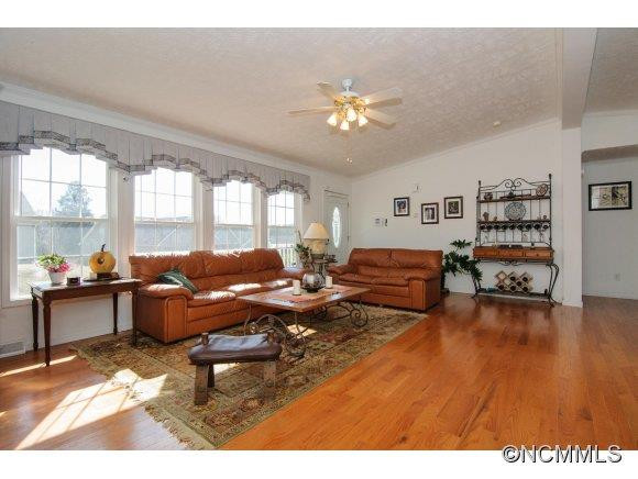 7 GROVE GARDEN AVENUE - Photo 5