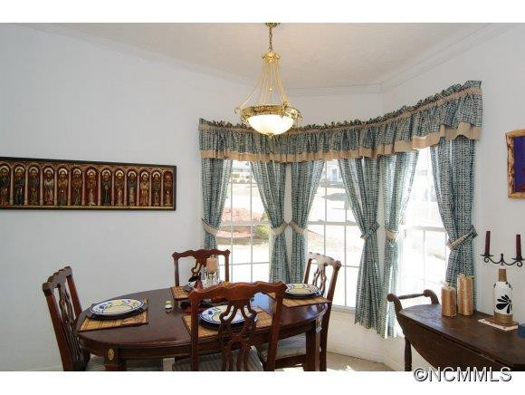 7 GROVE GARDEN AVENUE - Photo 8