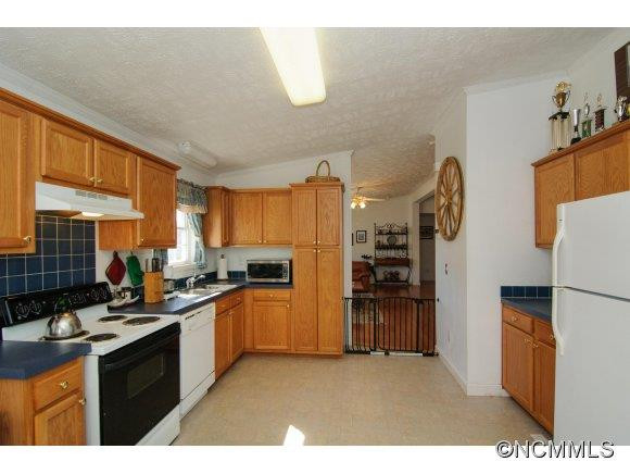 7 GROVE GARDEN AVENUE - Photo 9