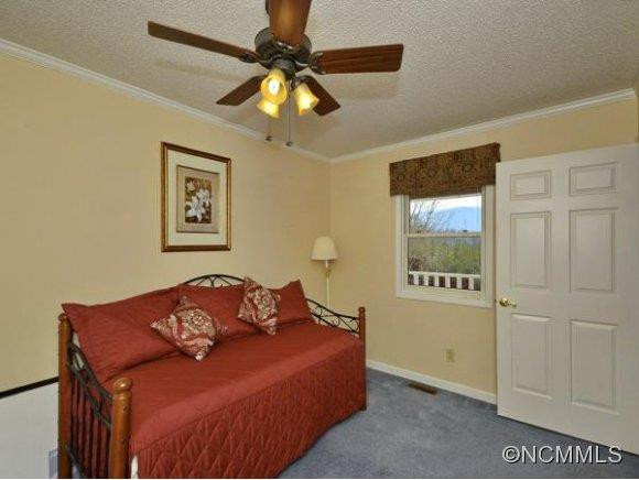 8 HAMPTON DR - Photo 12