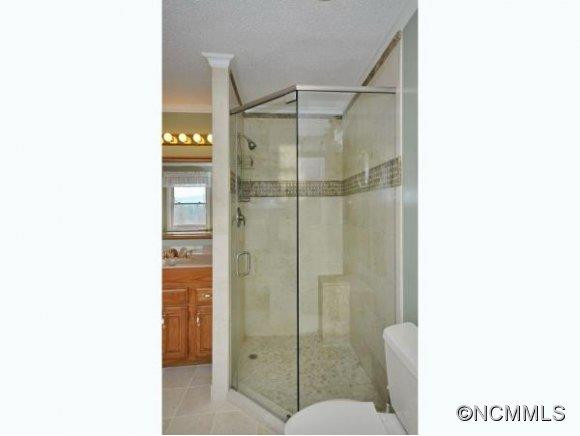 8 HAMPTON DR - Photo 15