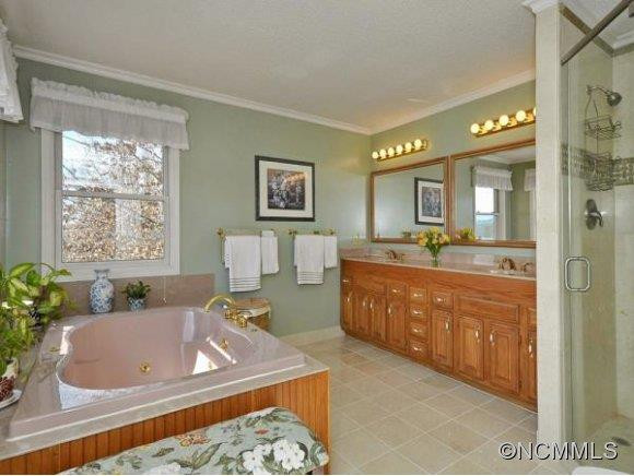 8 HAMPTON DR - Photo 16