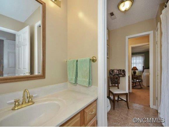 8 HAMPTON DR - Photo 17