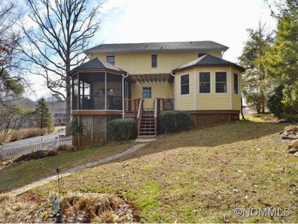 8 HAMPTON DR - Photo 21