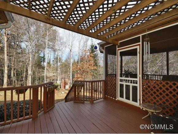 8 HAMPTON DR - Photo 23