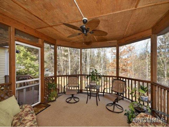 8 HAMPTON DR - Photo 24