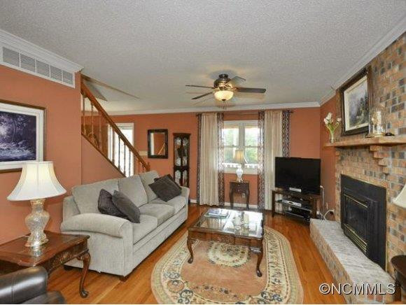8 HAMPTON DR - Photo 6