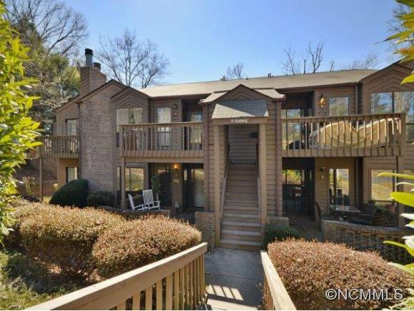 1 RAVENCROFT LANE