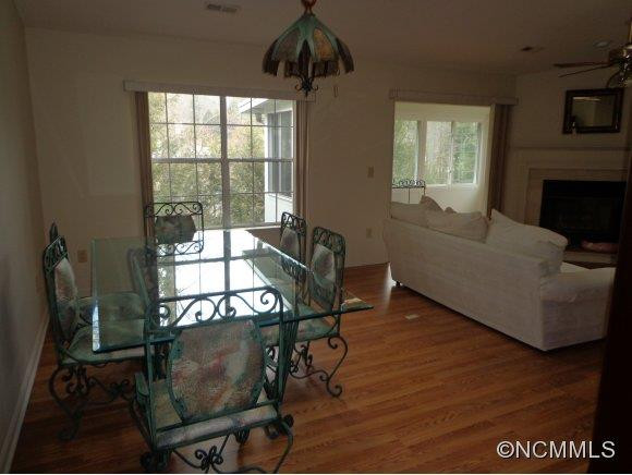 849 Sandburg Terrace - Photo 5