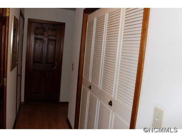 411 Overhill Drive - Photo 18