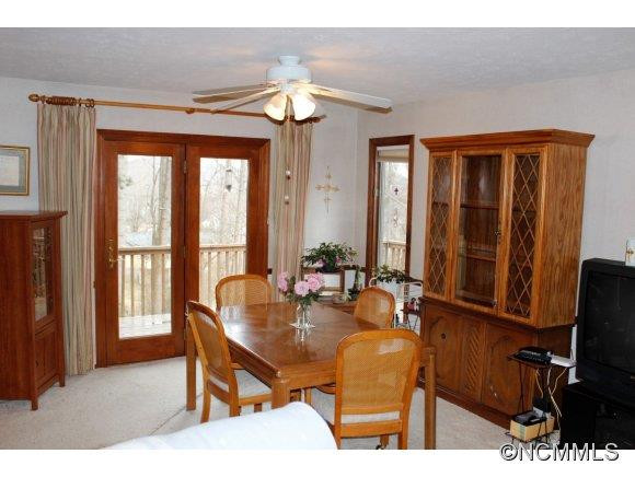 411 Overhill Drive - Photo 4