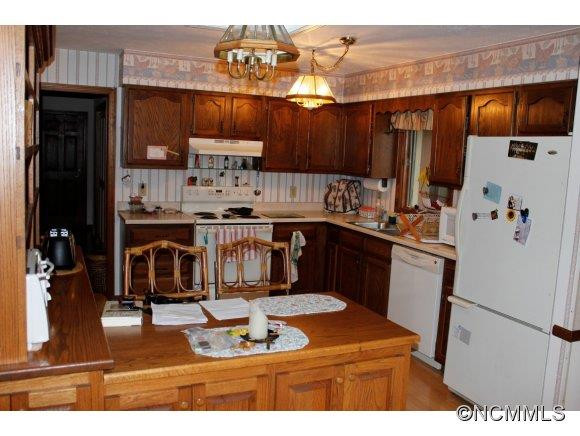 411 Overhill Drive - Photo 6