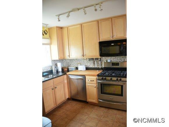 405 Windswept Dr., Unit 303 - Photo 3