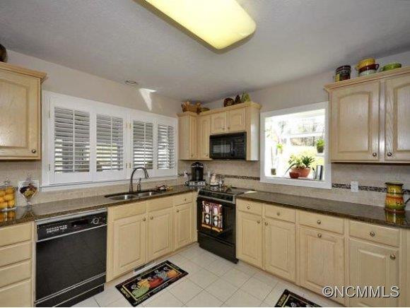 16 RIDDLE RD - Photo 8