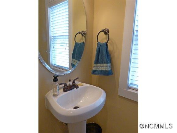 15 Roselyn Way - Photo 16