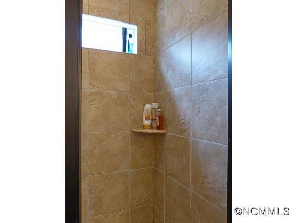15 Roselyn Way - Photo 18
