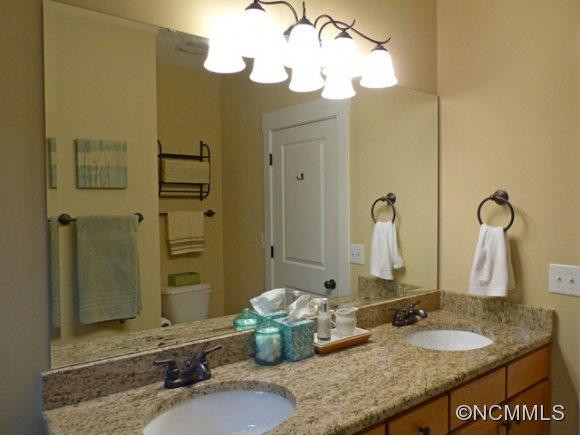15 Roselyn Way - Photo 8