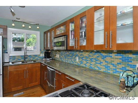405 Windswept Drive, #305 - Photo 6
