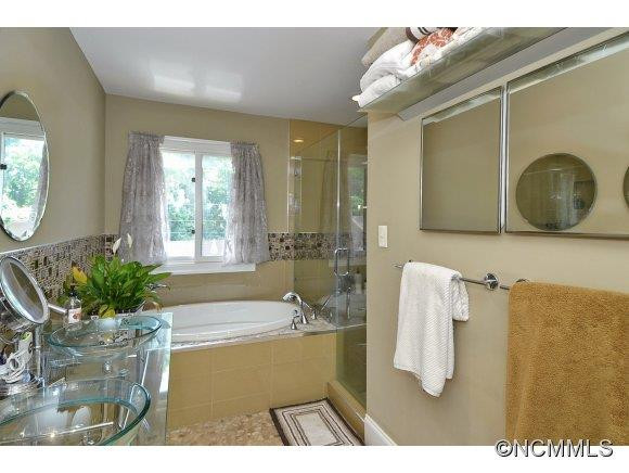 405 Windswept Drive, #305 - Photo 10