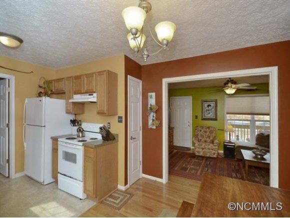 72 Waynesville - Photo 10