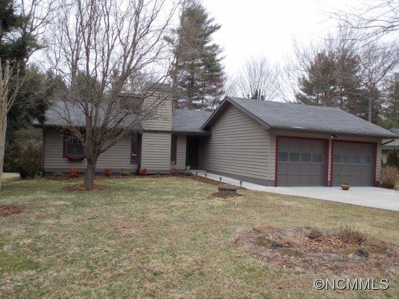15 Golden Oaks Lane